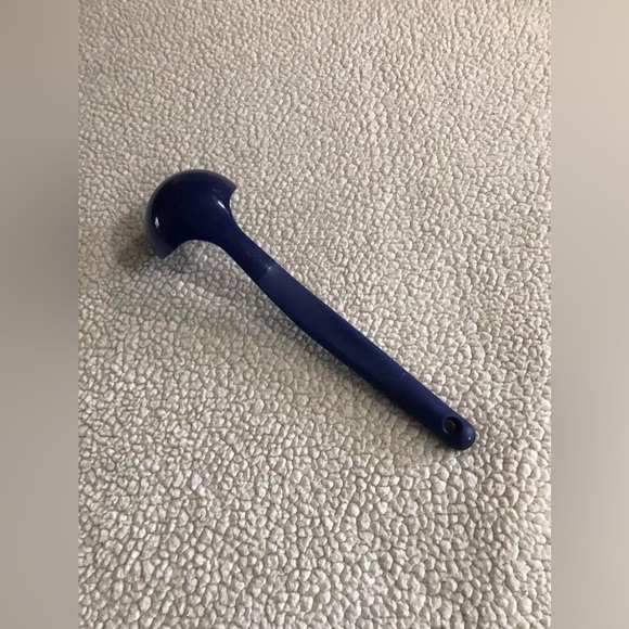 Tupperware Blue Serving Ladle Large Soup Stew Chili Sauce Spoon 13” Length - Picture 11 of 14